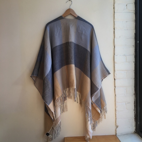 **SOLD** Ann Taylor Shawl Poncho - Picture 5 of 6